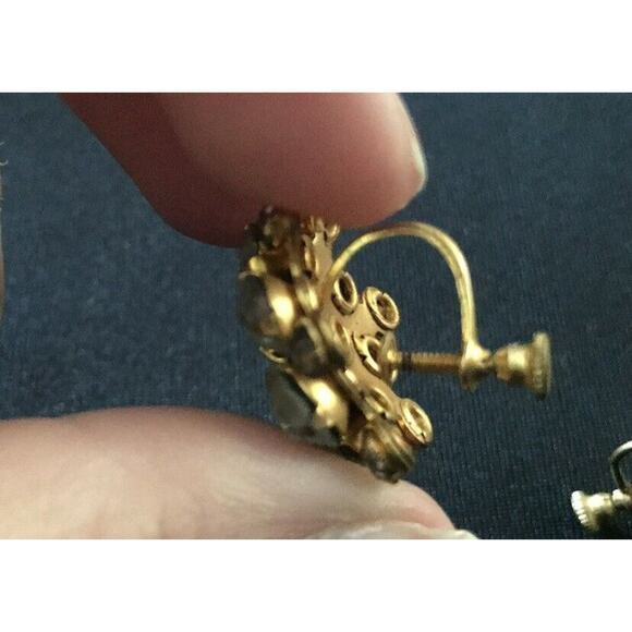 Vintage gold tone rhinestone cluster screw back clip on earrings Estate - Picture 2 of 5